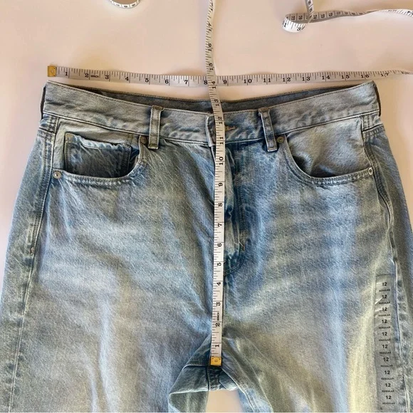 American Eagle | Ripped Mom Jean Distressed Size 12 Regular - Picture 10 of 14